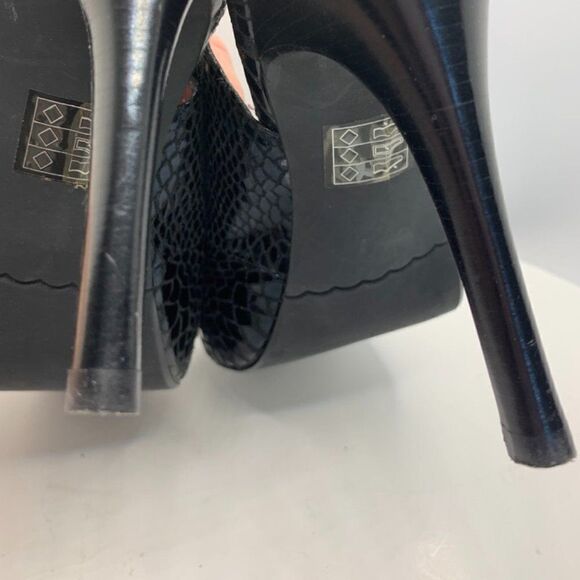 Moda Spana 4" Peep Toe Sling Back Alligator Print Heel - Picture 9 of 9